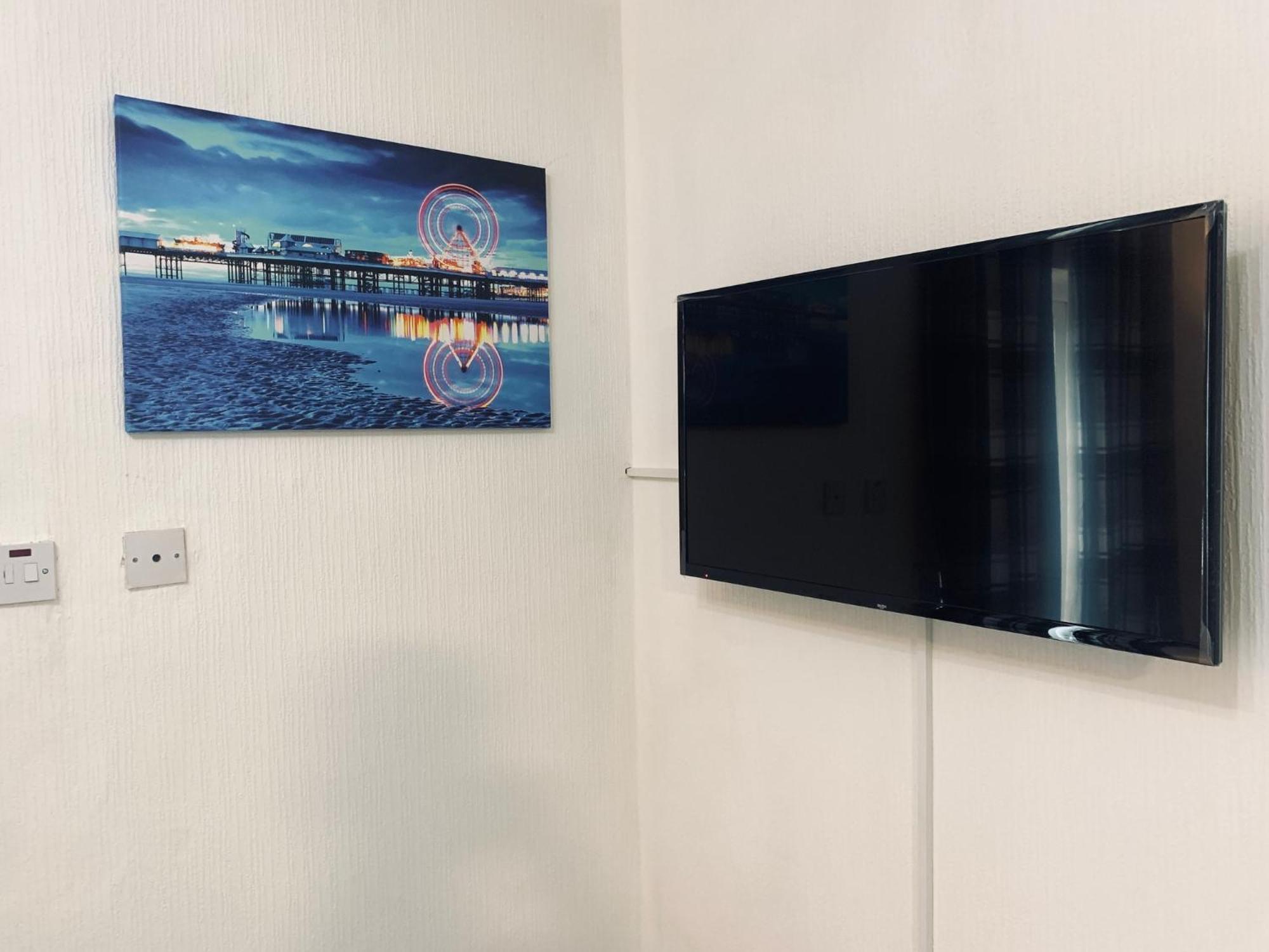 The Whitehouse Holiday Apartments Blackpool Bagian luar foto