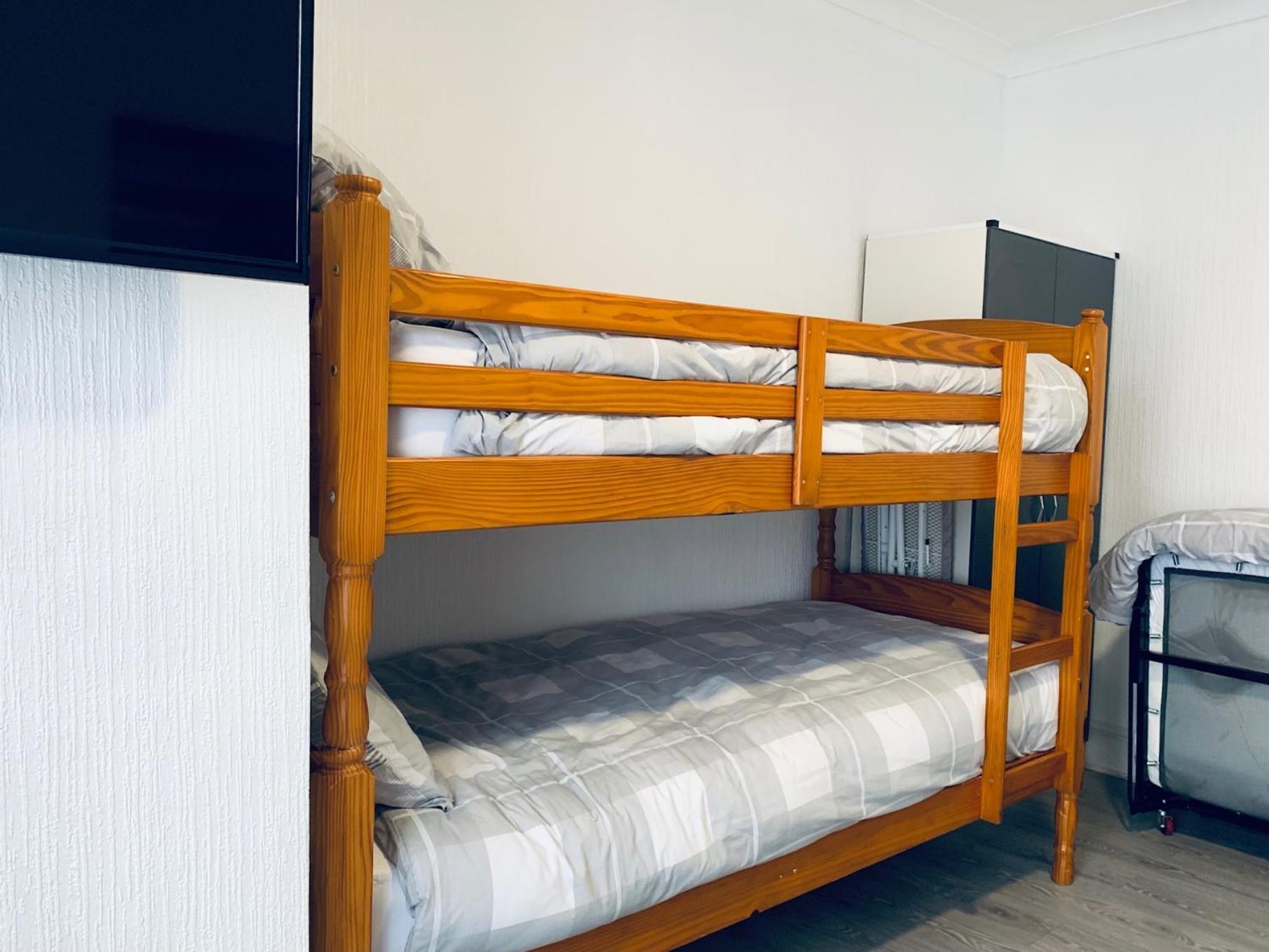The Whitehouse Holiday Apartments Blackpool Bagian luar foto